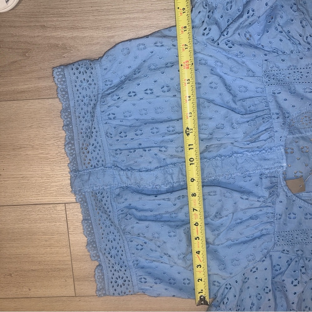 NEW J.Crew Cropped Button-Up Shirt Light Blue Eyelet Womens Medium M Casual Chic - Picture 6 of 11